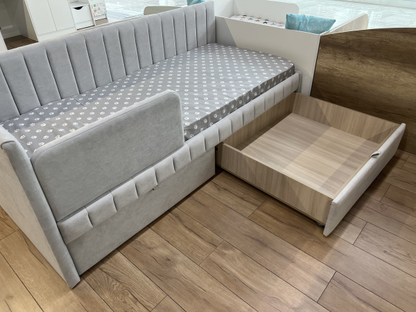 Кровать Слайт полоса угловая 190х80. Велюр Teddy 313 (серый)